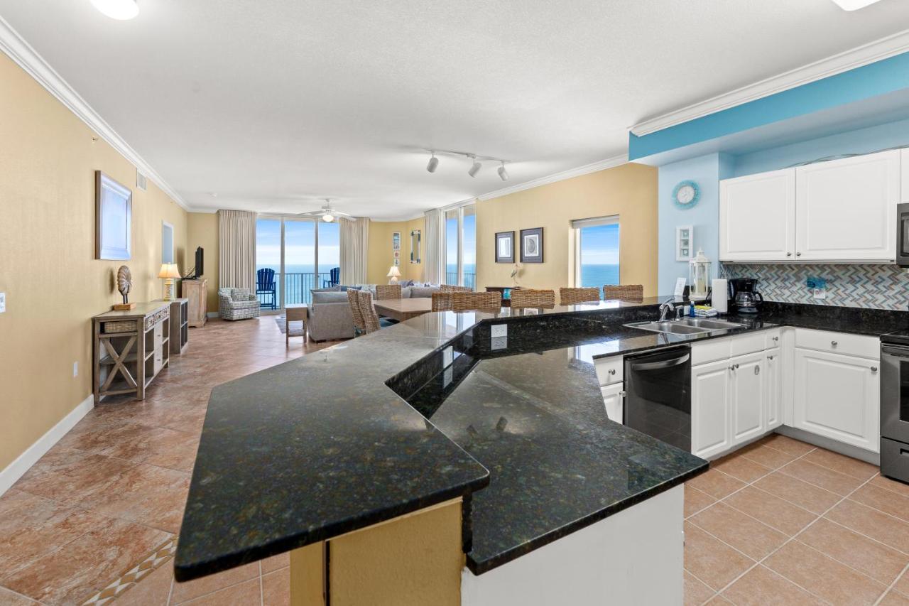 Corner Unit! Views! Free Wifi! 3-bed, 3-bath! Sleeps 9! * Panama City Beach