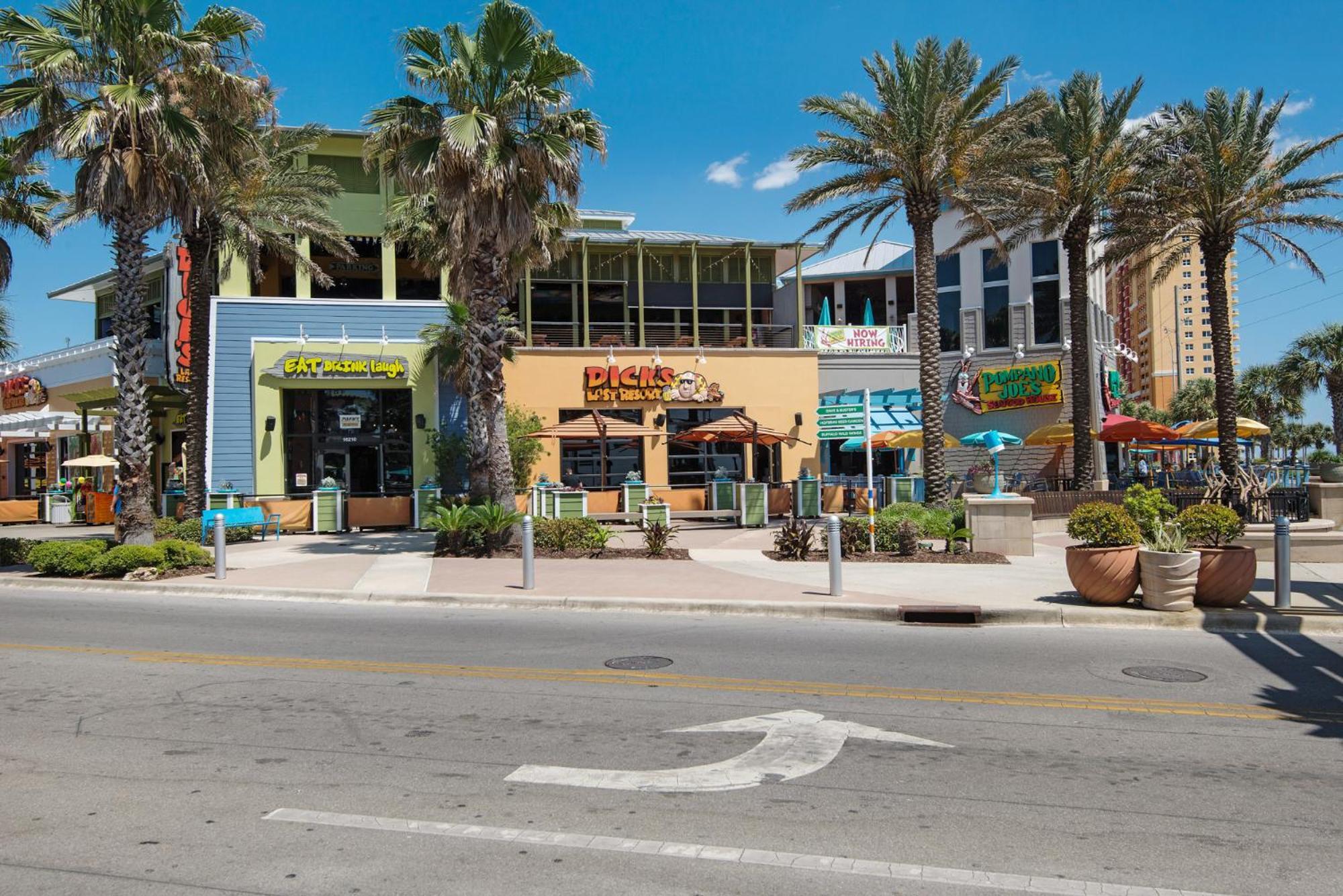Corner Unit! Views! Free Wifi! 3-bed, 3-bath! Sleeps 9! Panama City Beach